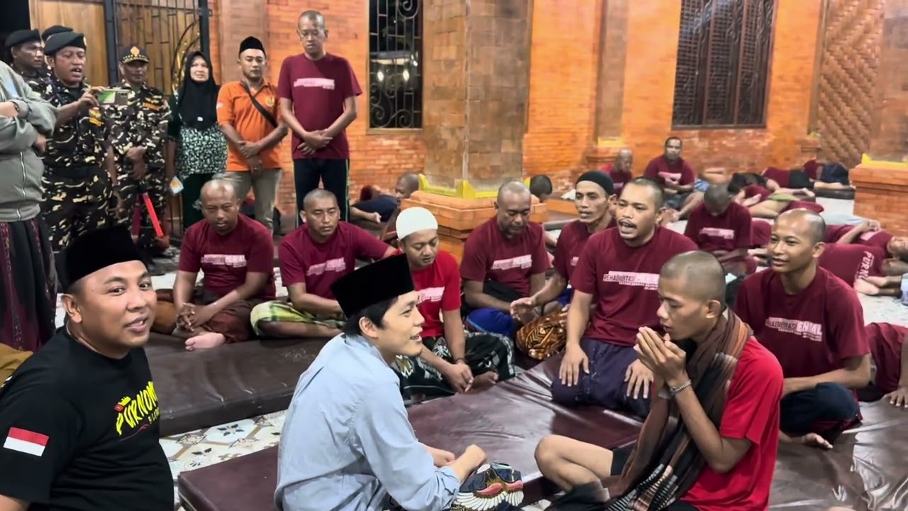 GUS IQDAM AJAK SEMUA PASIEN UNTUK SHOLAWAT DAN BERDOA BERSAMA 