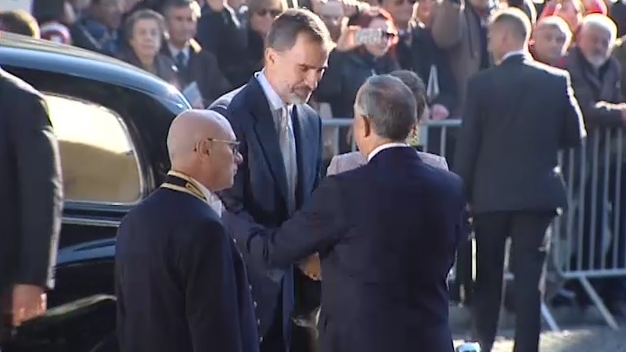 El presidente de Portugal recibe en Oporto a los reyes