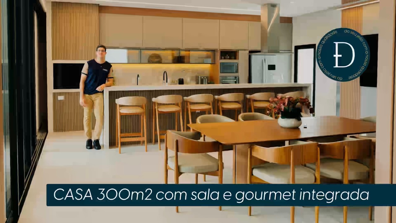 CASA 300M² COM SALA E GOURMET INTEGRADA