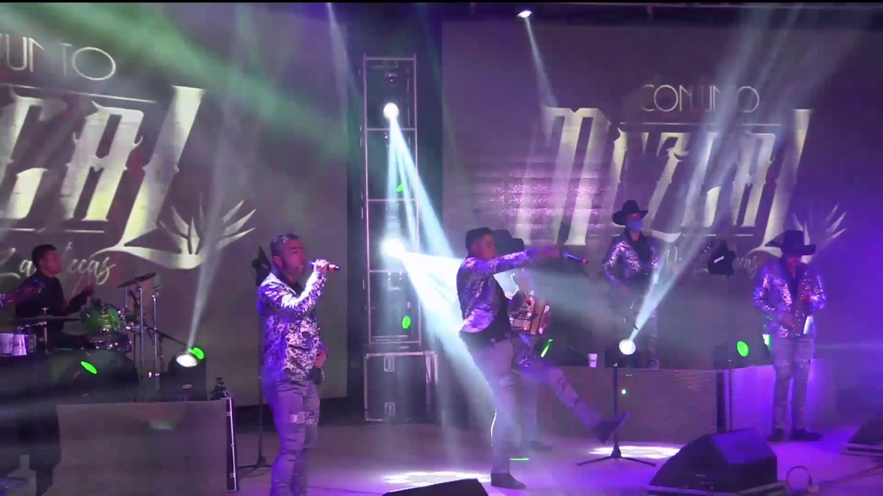 **El Ranchero Chido & La Gorra No Se Me Cae** - Conjunto Mezcal (En Vivo)