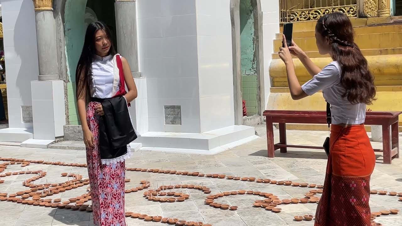 🇲🇲 MYANMAR People Celebrating the 2nd Day of Thadingyut Lighting Festival 2022 in YANGON