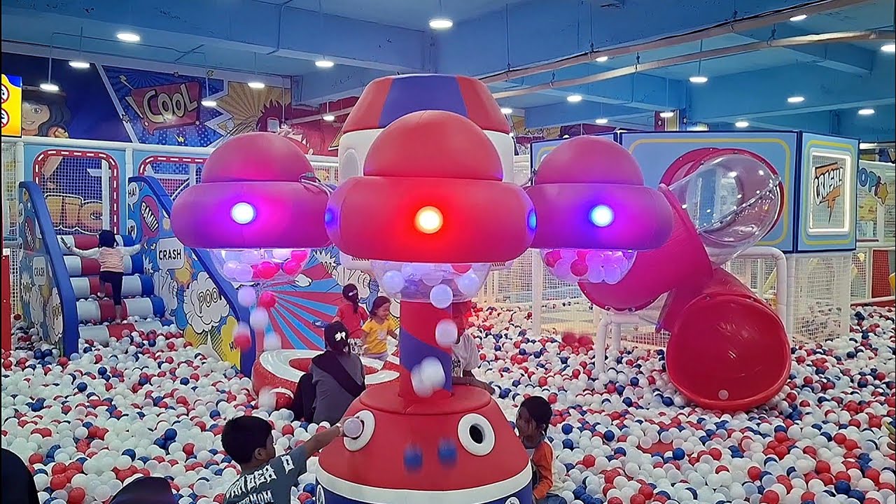 Permainannya lengkap. Playground Mataram Mall Lombok