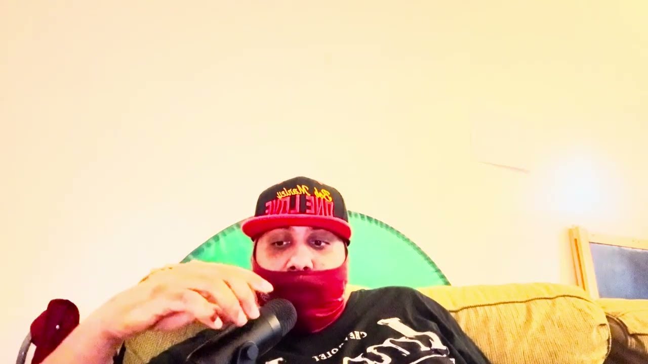 ASMR Liquid Sounds With Tapping And Mouthsounds