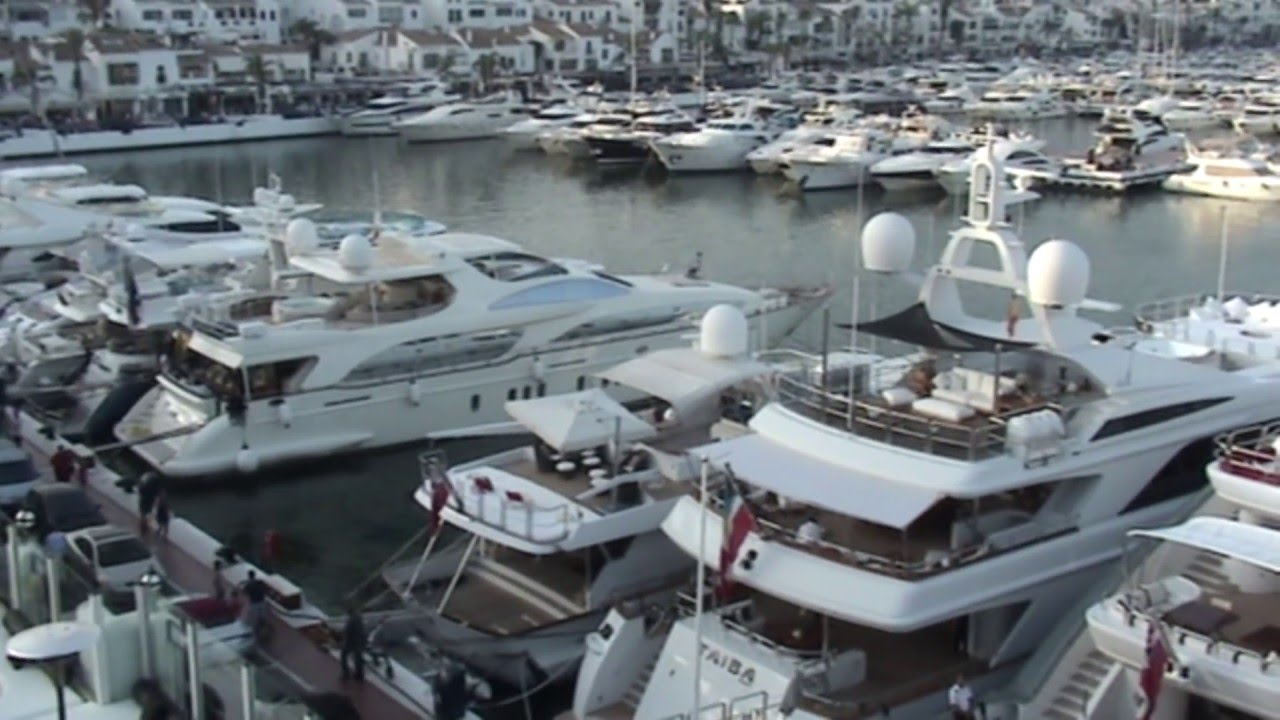 Puerto Banus .Yates de lujo.