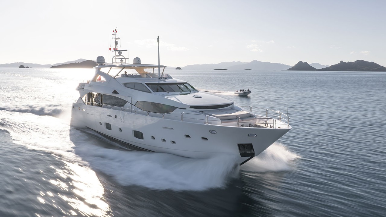 2011 SUNSEEKER 34M - NAUTIQUE YACHTING