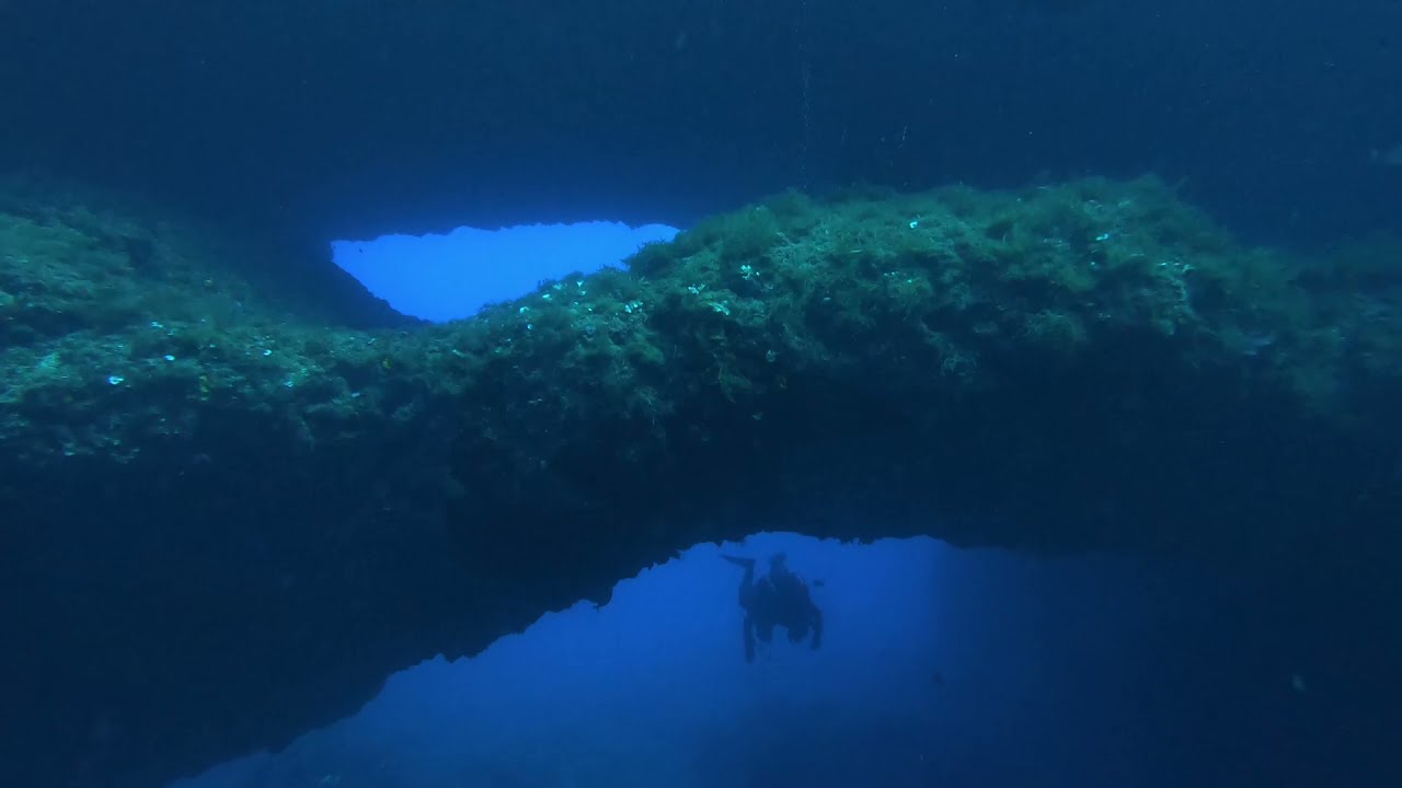Double Arch & Submarine Cave - Xwejni Gozo