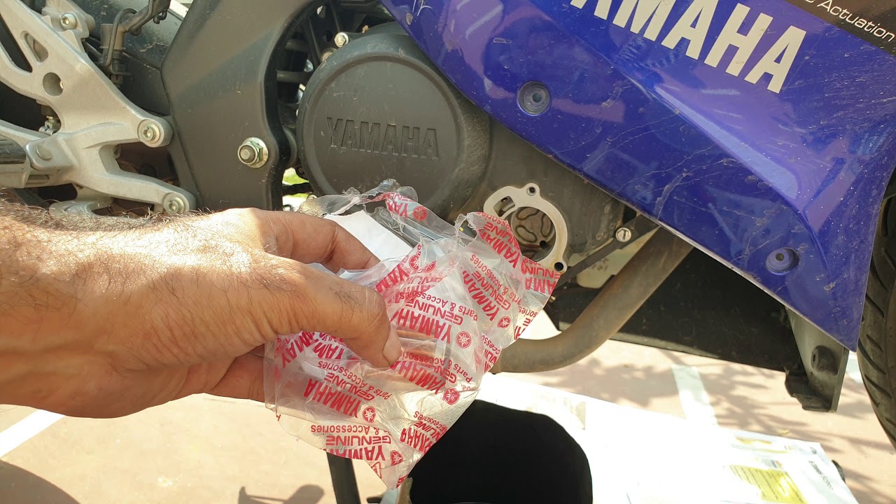 Yamaha R15 V3 Engine oil | Oil filter change | DIY