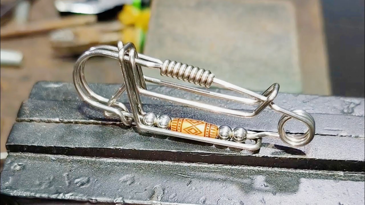Craftsman skill in making key chains using simple techniques