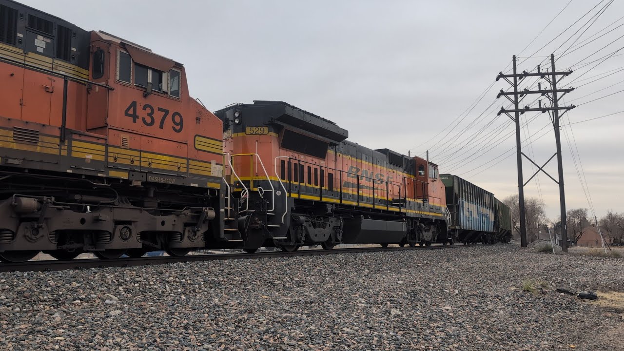 Big rigs, grain, coal plus a couple manifests!