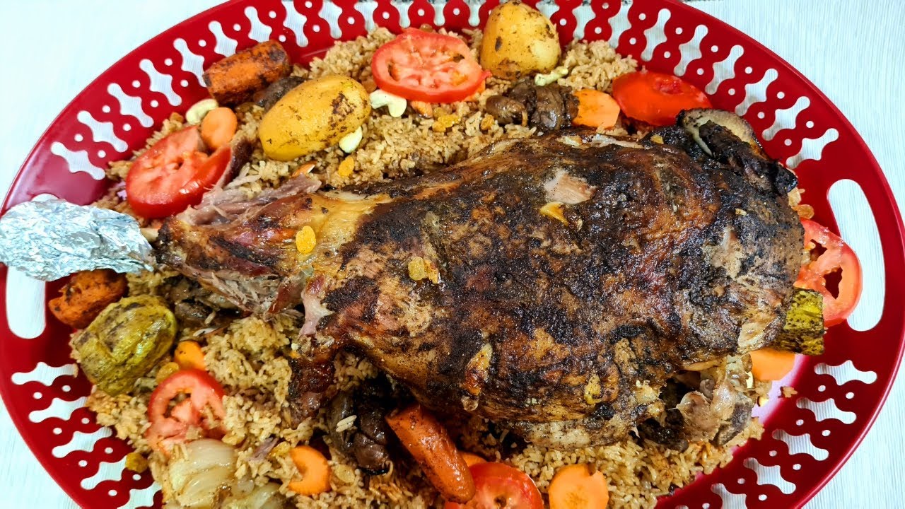 فخذة ضاني فى الفرن على ارز بالخلطه 💯بتتبيله حتخليه طرى جدا زبده 😋واللحم لونه احمر جميل