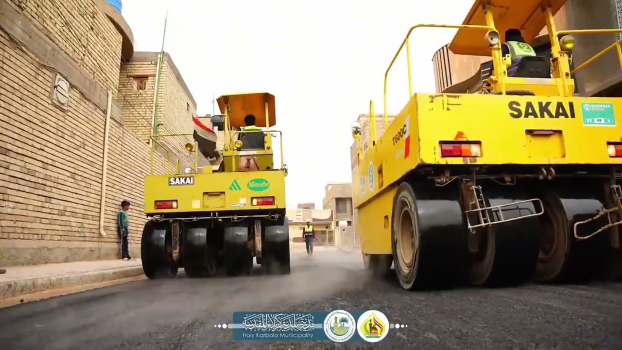بلدية كربلاء تواصل أعمالها بتبليط الشوارع الفرعية في حي الرسالة.