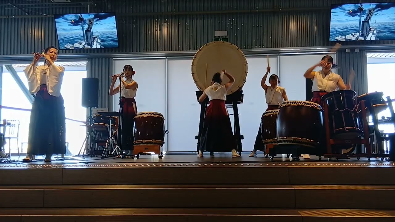 20260104 13時　太鼓パフォーマンス　和太鼓 鼓ノ羽　 よこすかポートマーケット