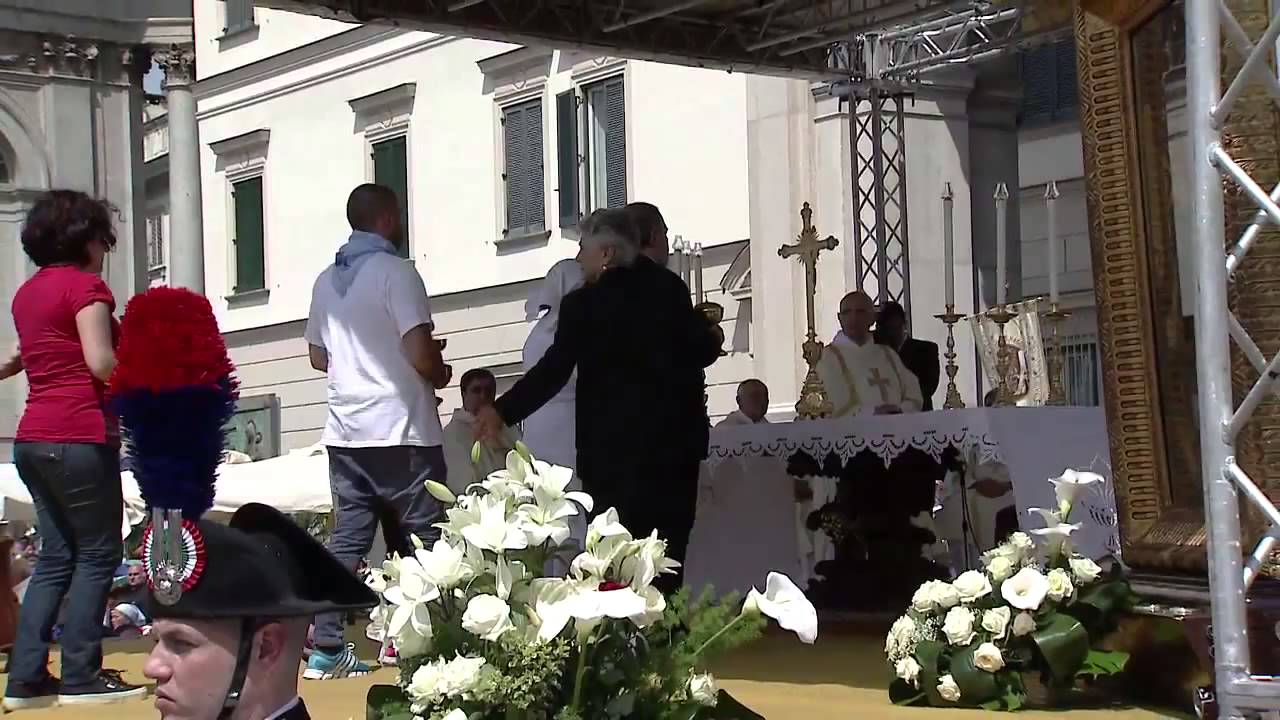 Supplica alla Beata Vergine del Rosario   Pompei, 8 maggio 2015