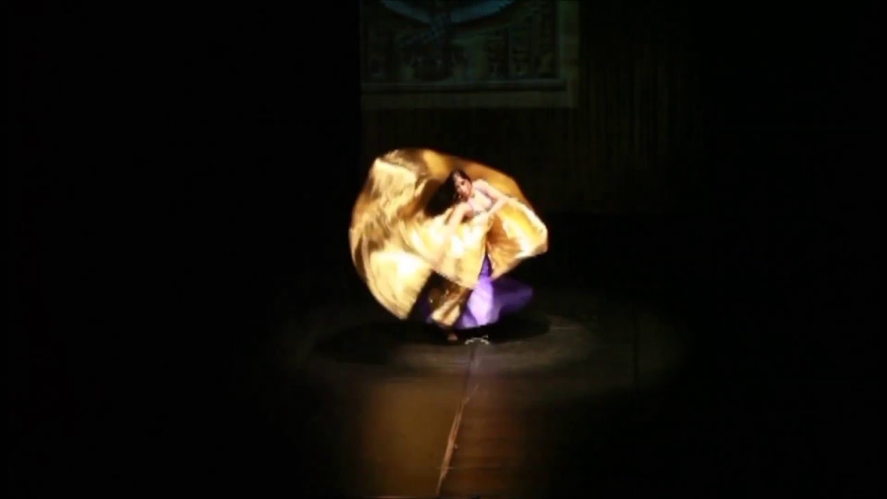 Natália Piassi - Luz de Ísis