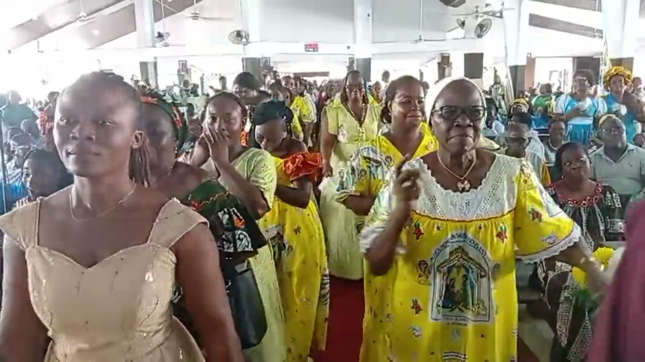 Temps fort 2:37:32 - 2:42:32 de MESSE DU DIMANCHE 25 JANV 2026 AVEC LES NATIFS DEPUIS LA P STE ANNE