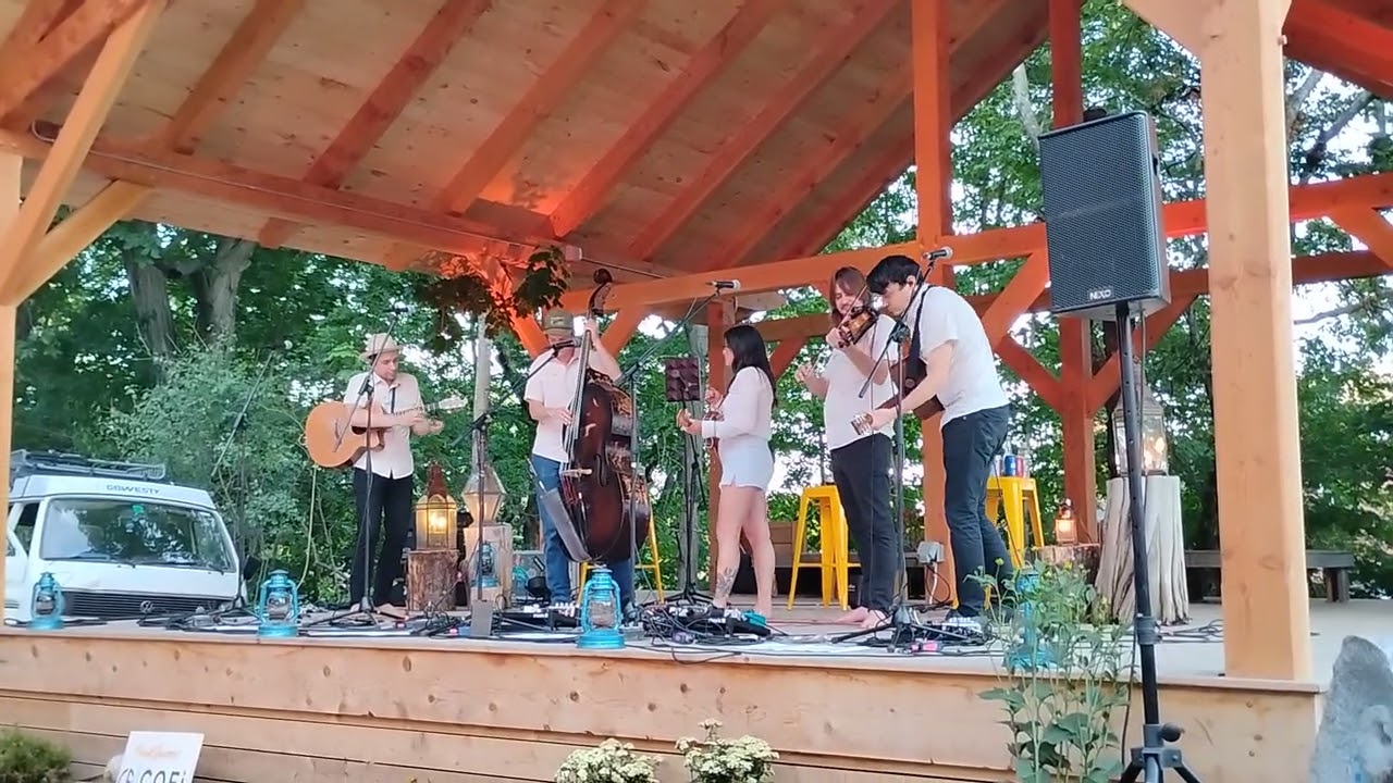 AJ Lee and Blue Summit - Something Special/Still Love You Still  (at the Word Barn)