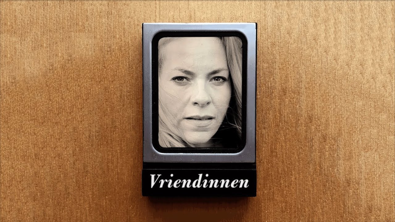 Maaike Martens - Vriendinnen (Offici&euml;le Audio)