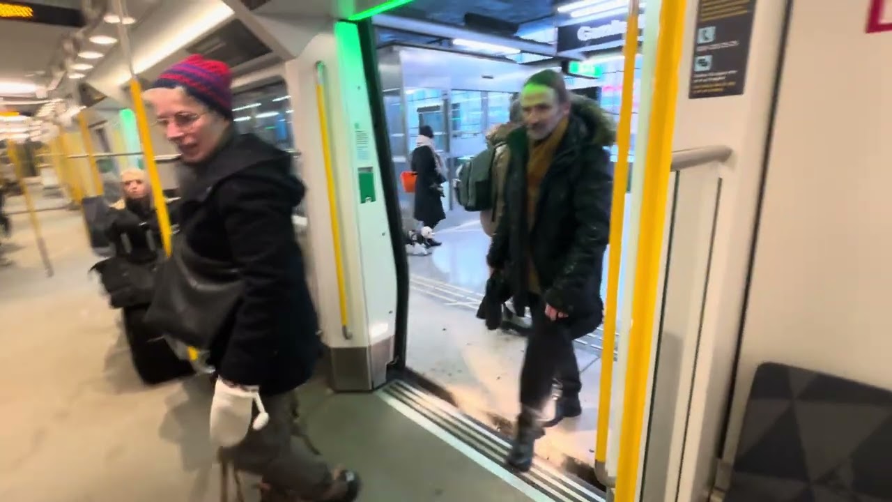 Tunnelbana från T-Centralen till Slussen