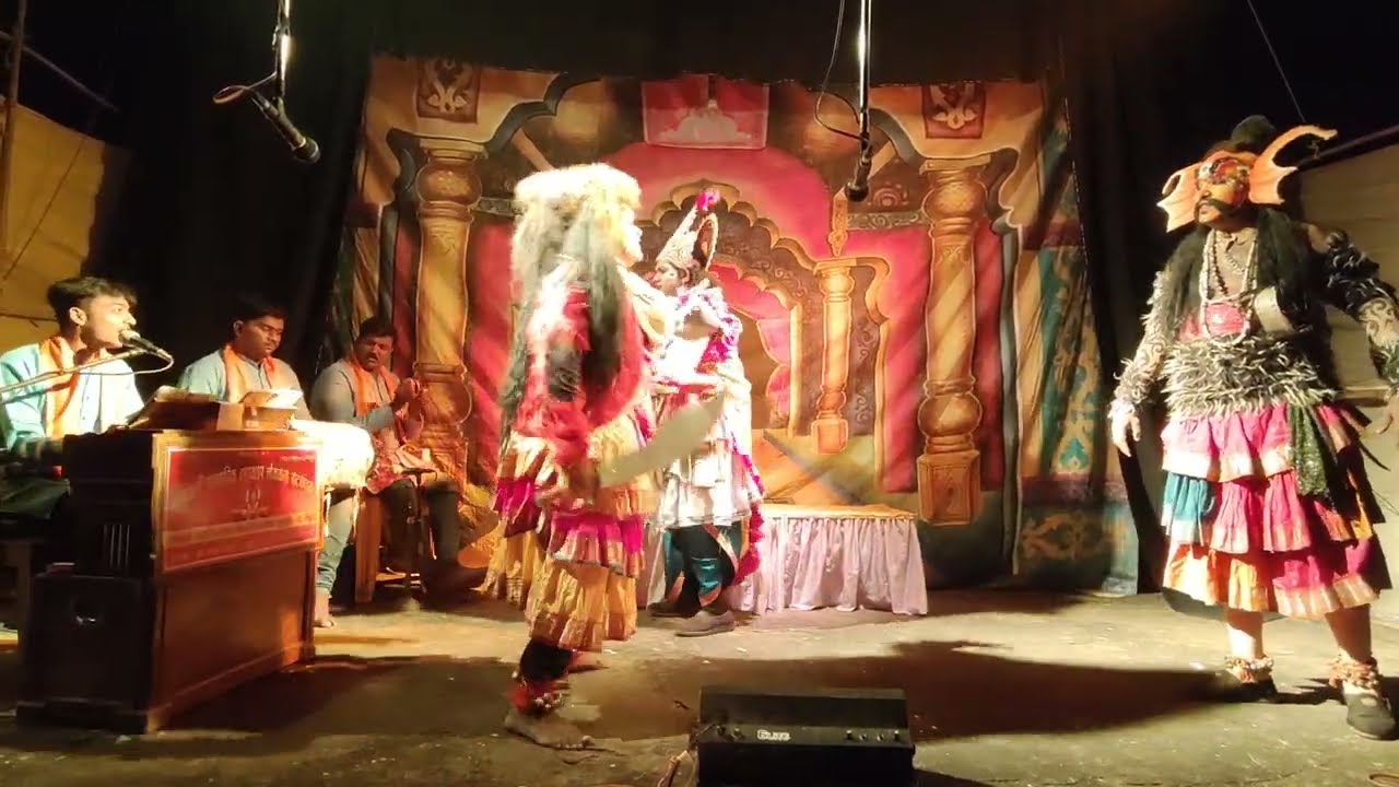 दुःख अडवायला उंबऱ्यासारखा मित्र वणव्यामध्ये गारव्या सारखा...लंगार दशावतार
