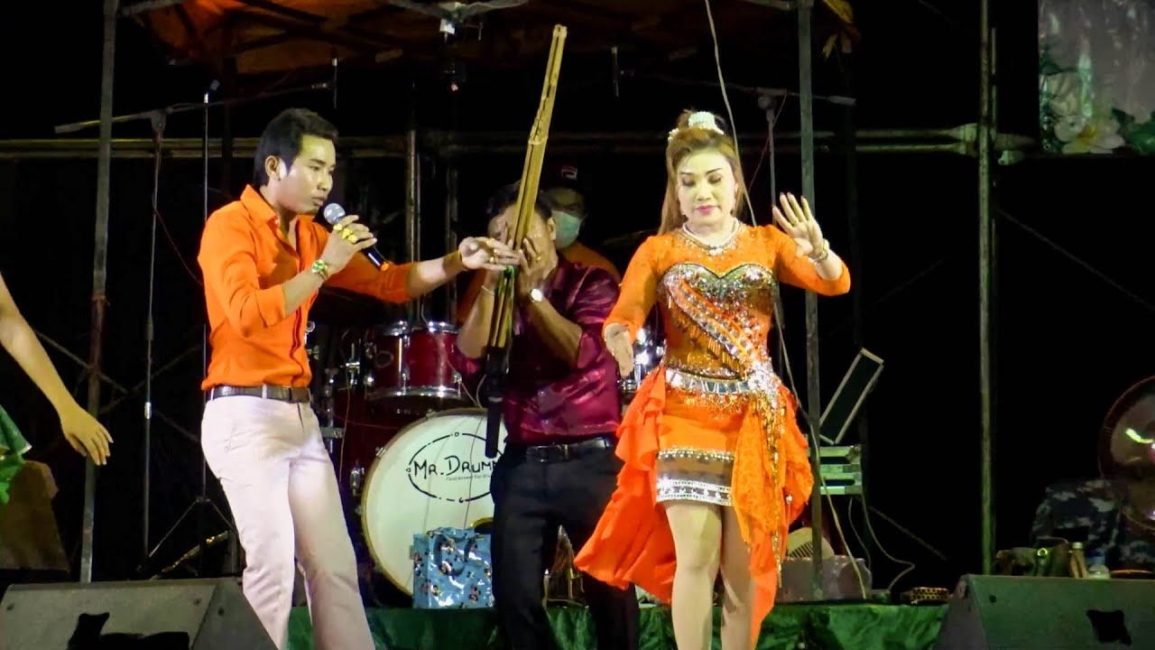 สถานีหมอลำกลอน # โชคชัยน้อย ดาวเหนือ x รุ้งลาวัลย์ เสียงทอง EP1