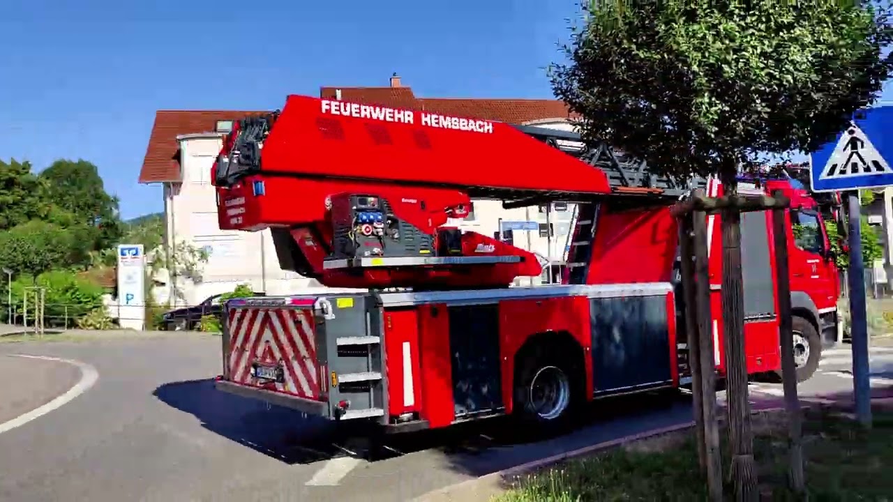 Alarmfahrt der Einsatzfahrzeuge zur Jahreshauptübung der Feuerwehr Hemsbach