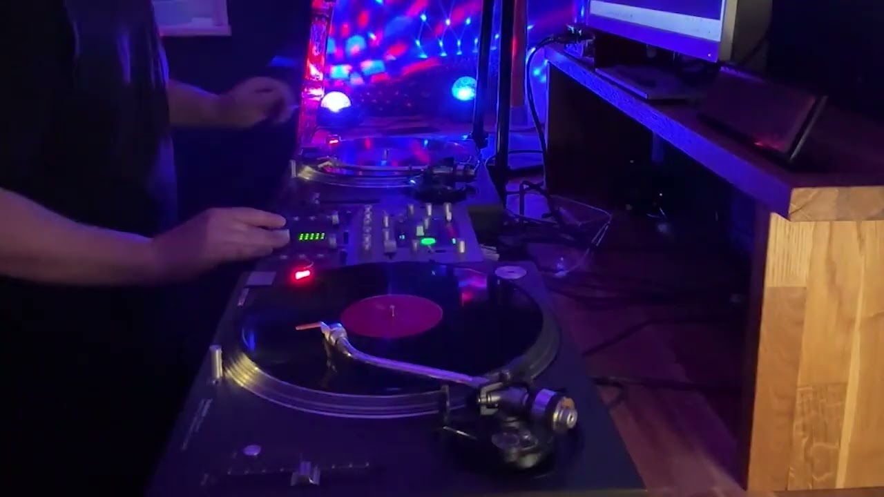 TRDR Valentine's Day Breakbeat Mix