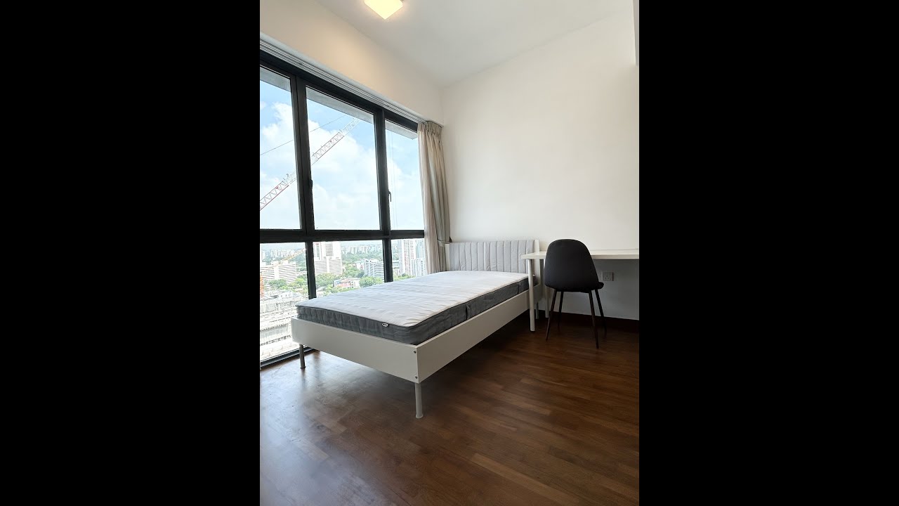 J Gateway, 2 bedroom 2 bathroom balcony, besides Jurong East station, high floor