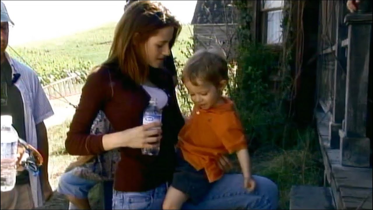 Kristen Stewart - The Messengers B-Roll