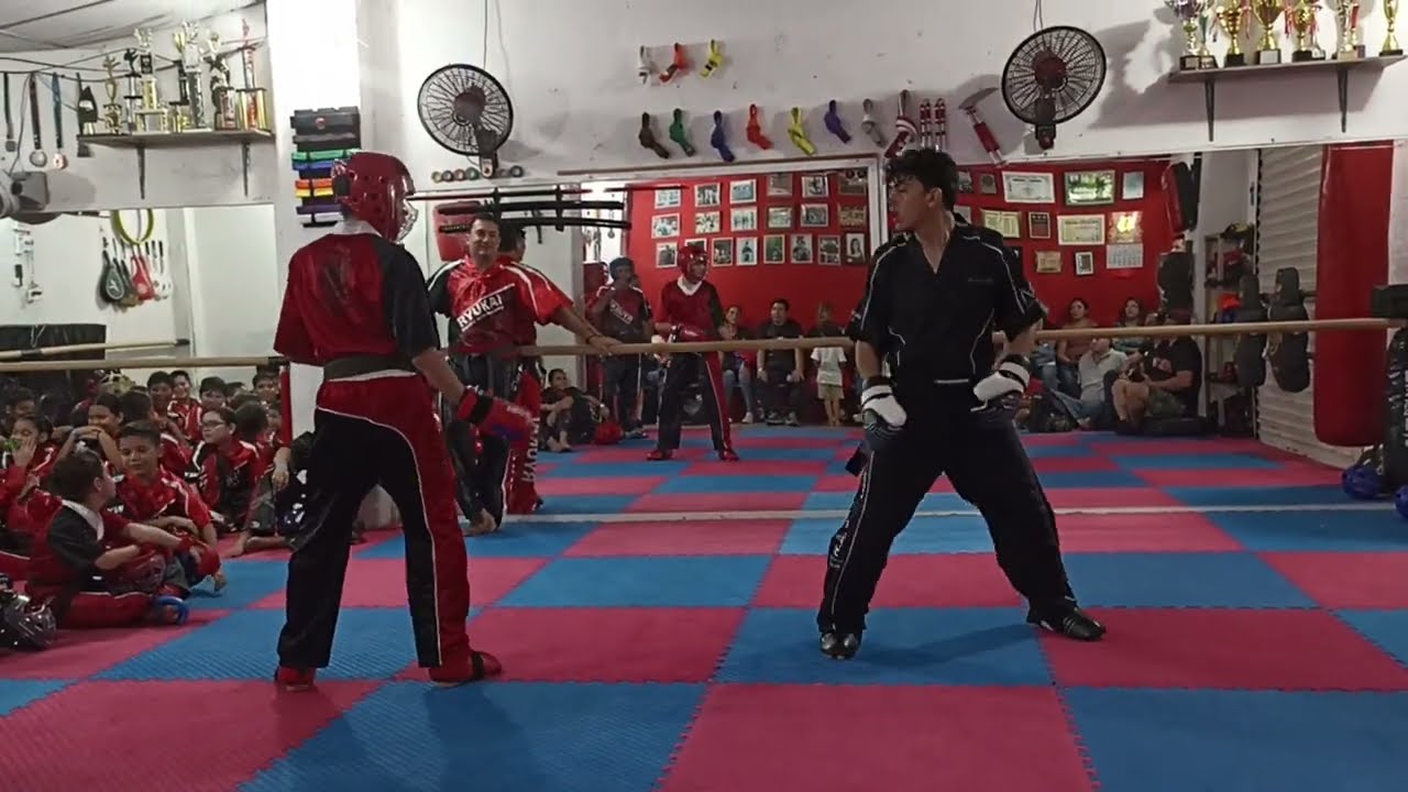Seminario de karate con Titus letona