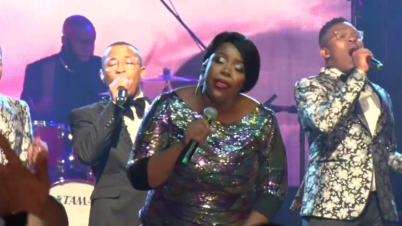 Nomthie Sibisi - Ngcwele Uyingcwele (Live)