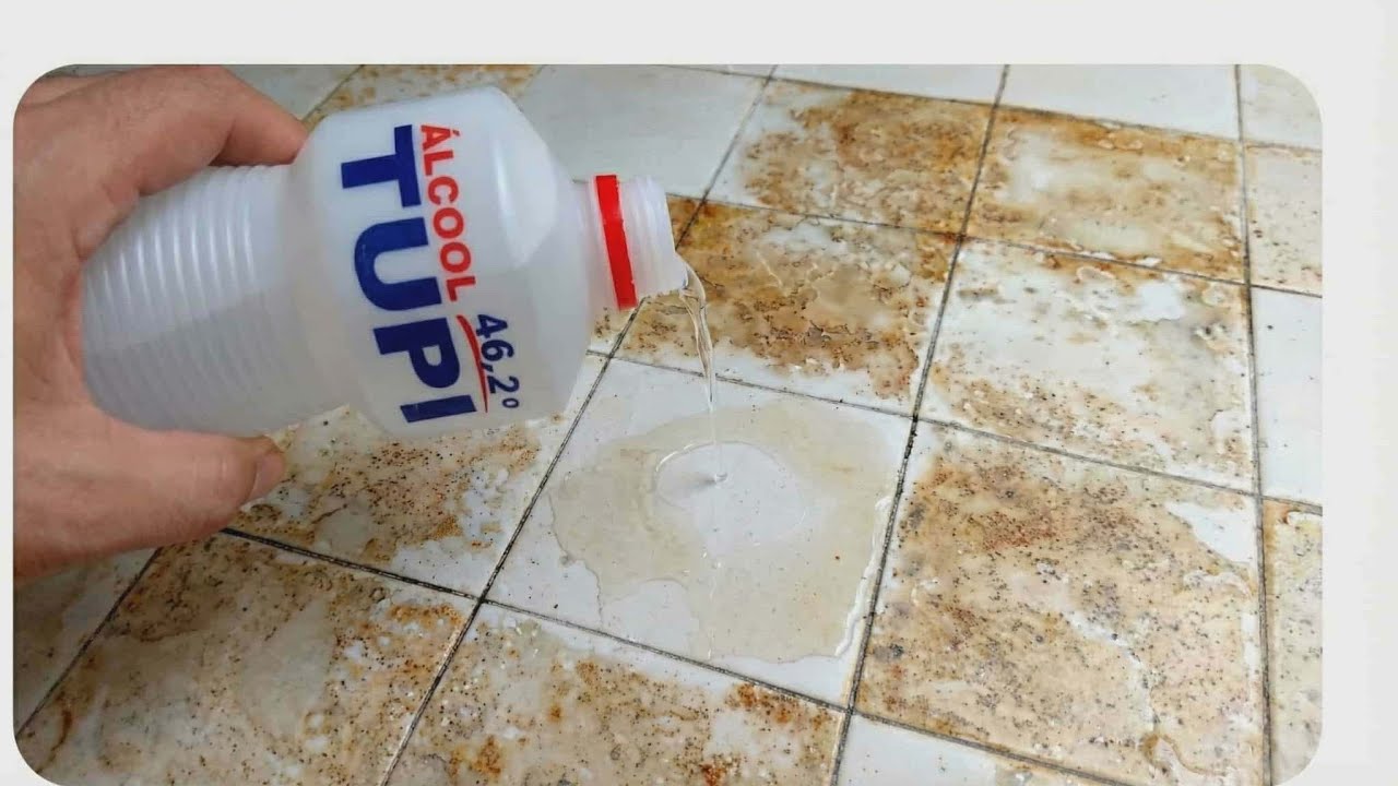 É assim que limpar PISO ENCARDIDO E VELHO SEM LAVAR- Chão limpo,cheiroso e brilhando por dias