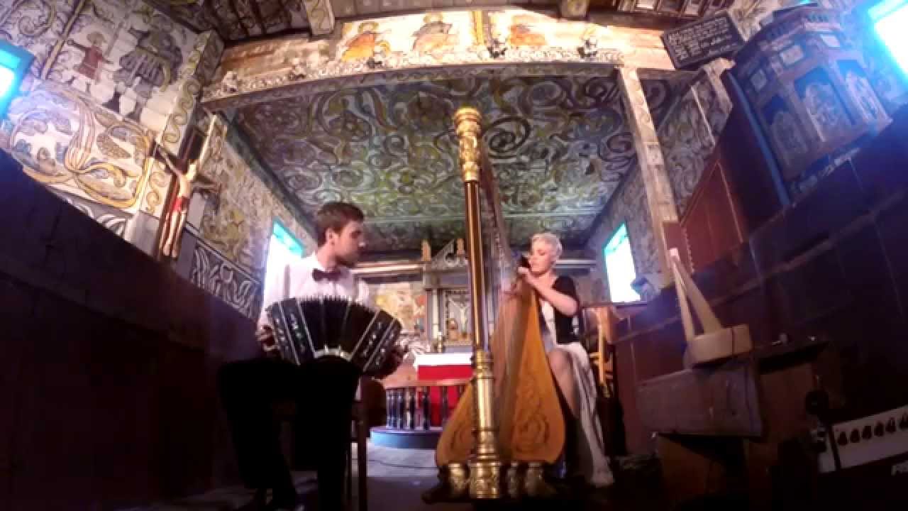 Julie&Andreas: Bandone&oacute;n, guitarra y bajo (A. Piazzolla) LIVE