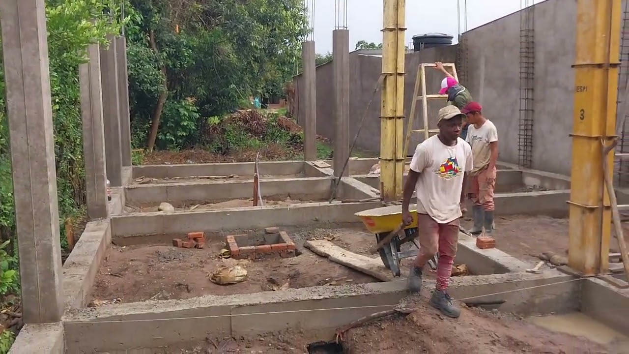 Vaciado de concreto en columnas de 25 x 25. excelente resultados.