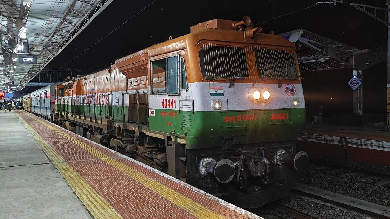56716/Rameswaram Madurai Passenger departing Ramanathapuram || 40441 GOC WDP-4D 