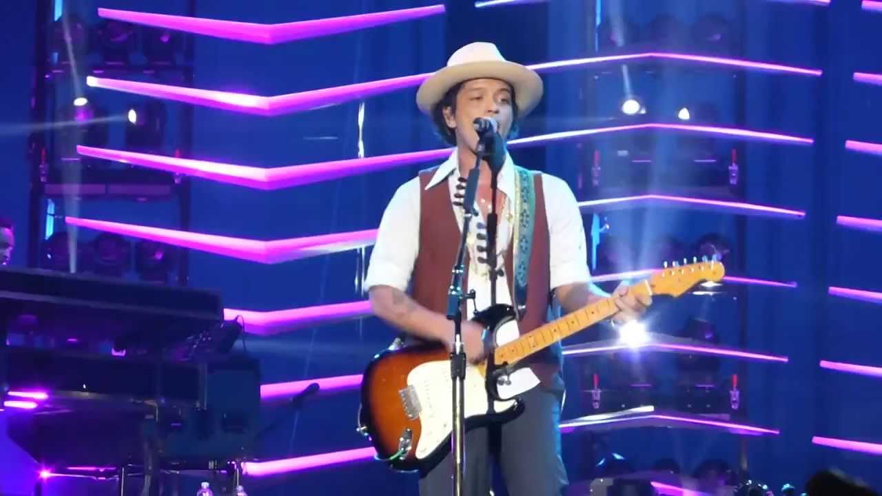 Bruno Mars - Marry You (The O2 Arena London live)