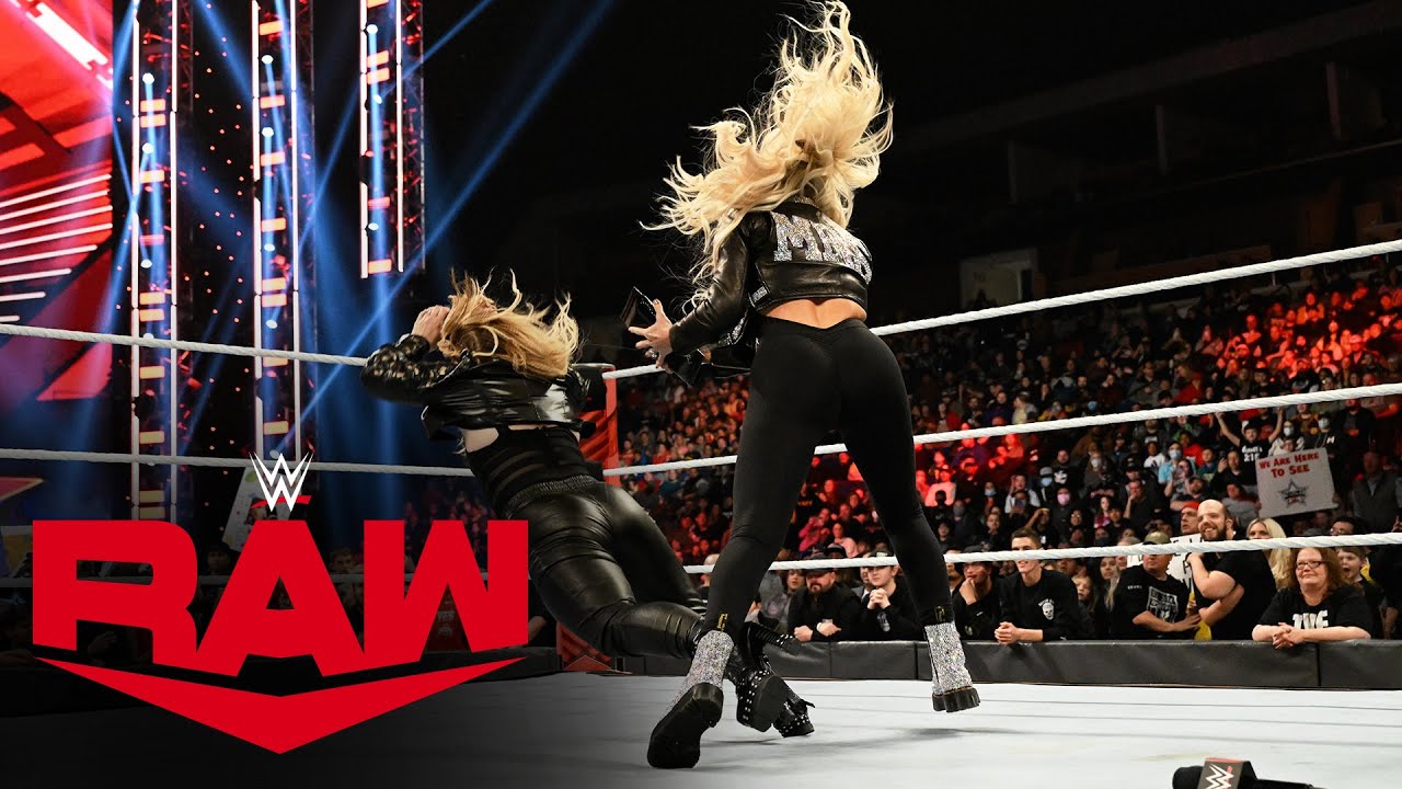 Мариз вырубает Бет Феникс с сумочкой, полной кирпичей: Raw, 17 января 2022 г.