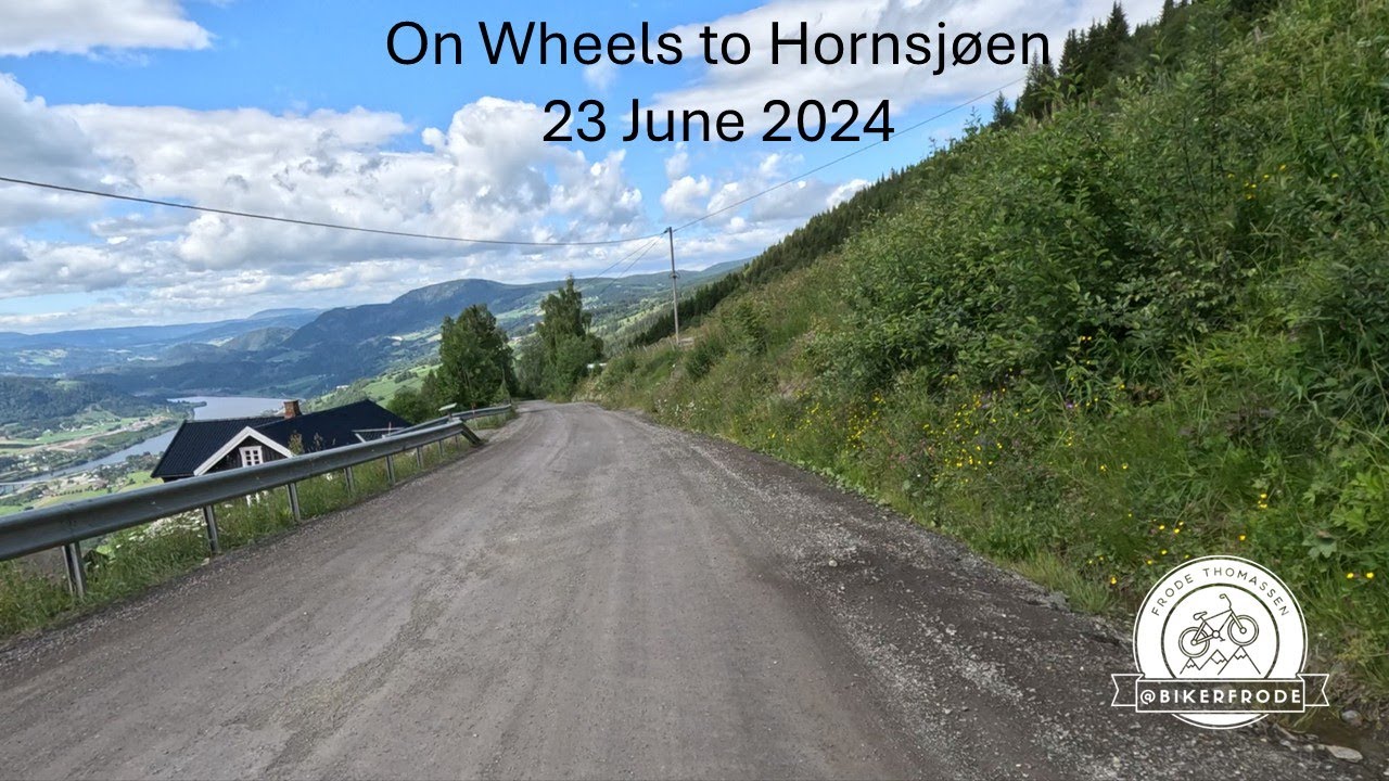 Down Hornsj&oslash;vegen towards &Oslash;yer &ndash; Fantastic view of Gudbrandsdalsl&aring;gen! 🚴☀️