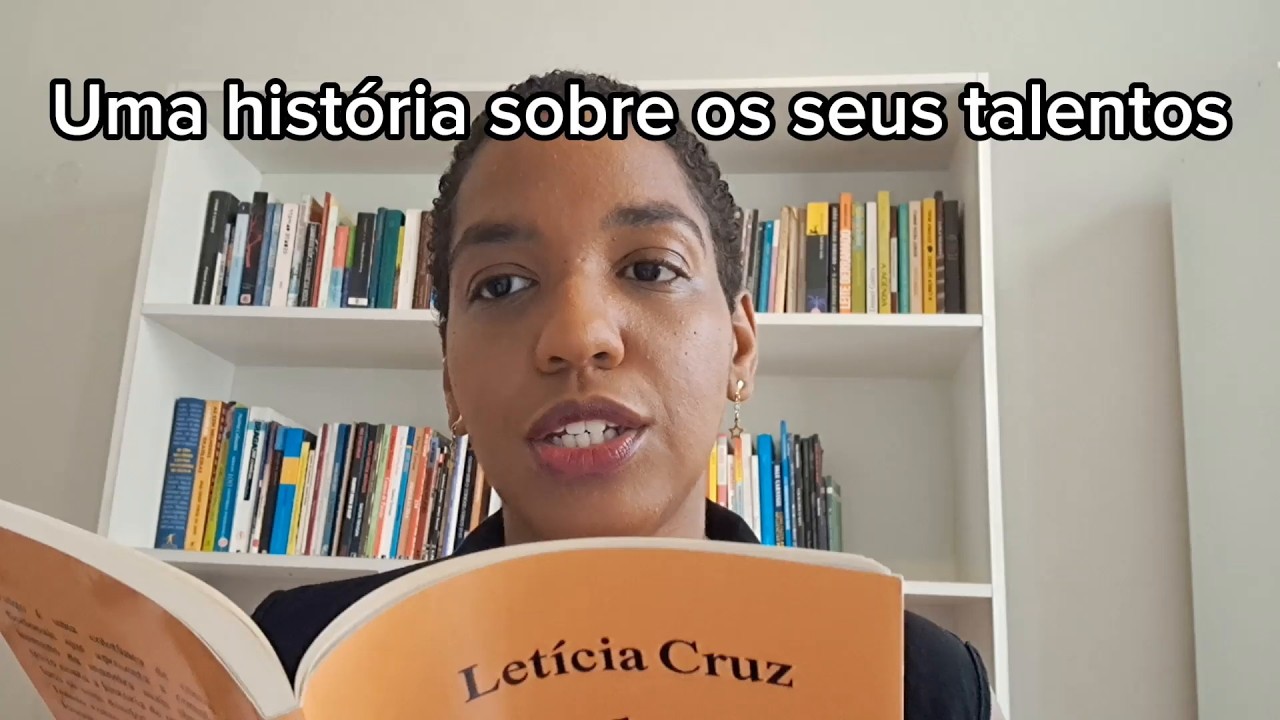 Lendo um conto - Bia