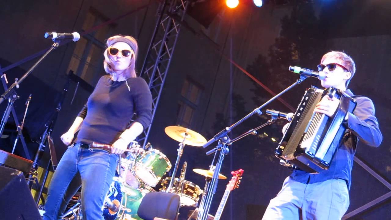 WIENER BLOND - Mei Kondition is a Schmäh (live)