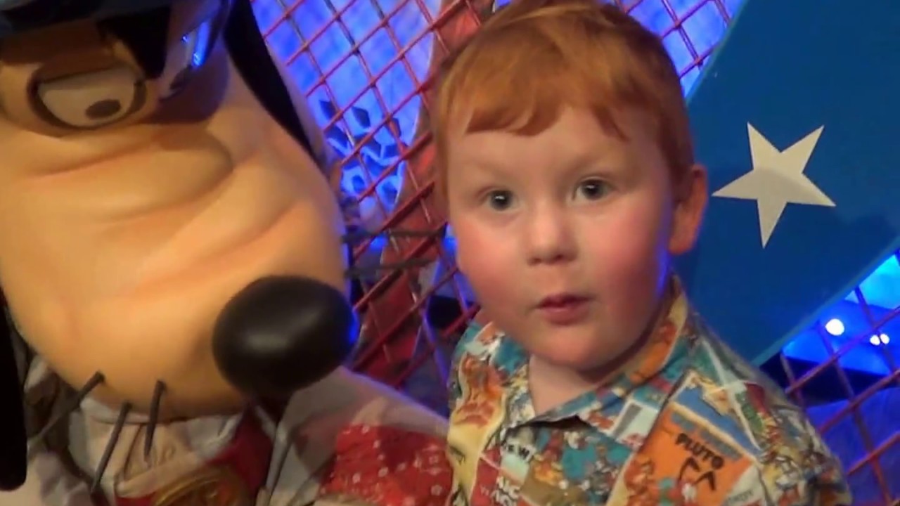 Disney world - October 2016 - Meeting Goofy and donald Duck