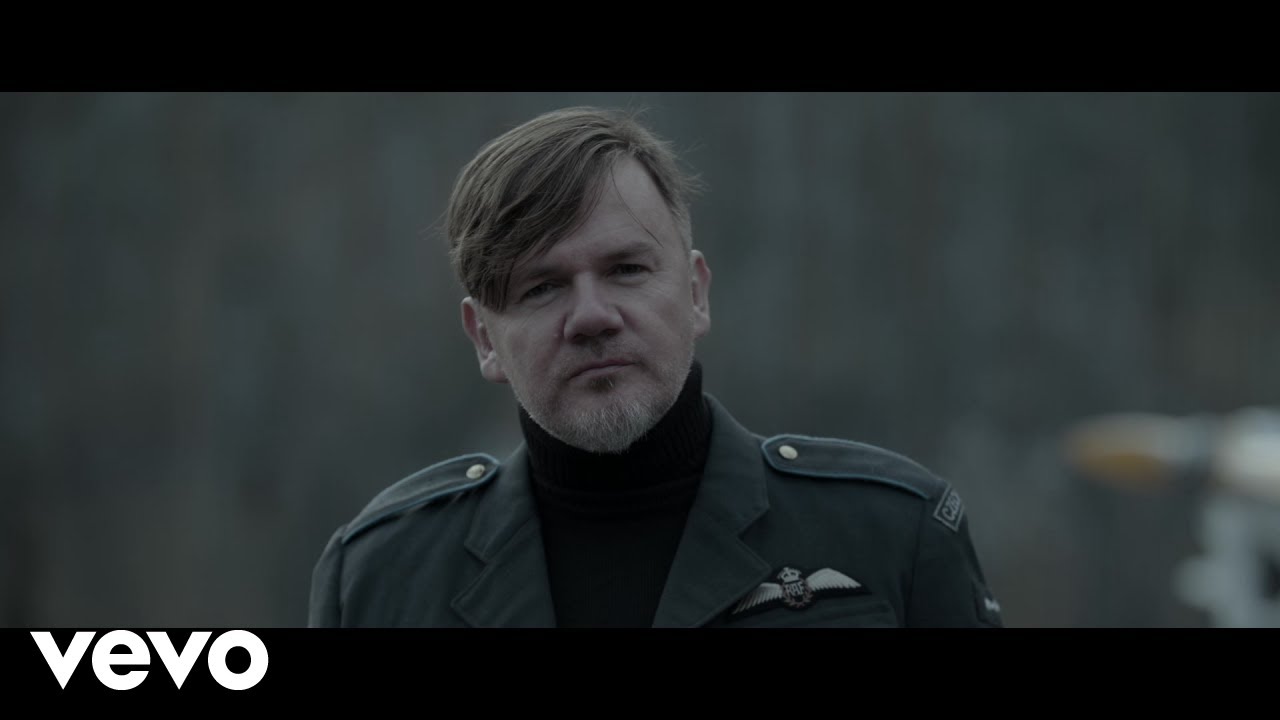Michal Hrůza - Nad světem (Nezapom&iacute;nej) videoklip z filmu NARU&Scaron;ITEL
