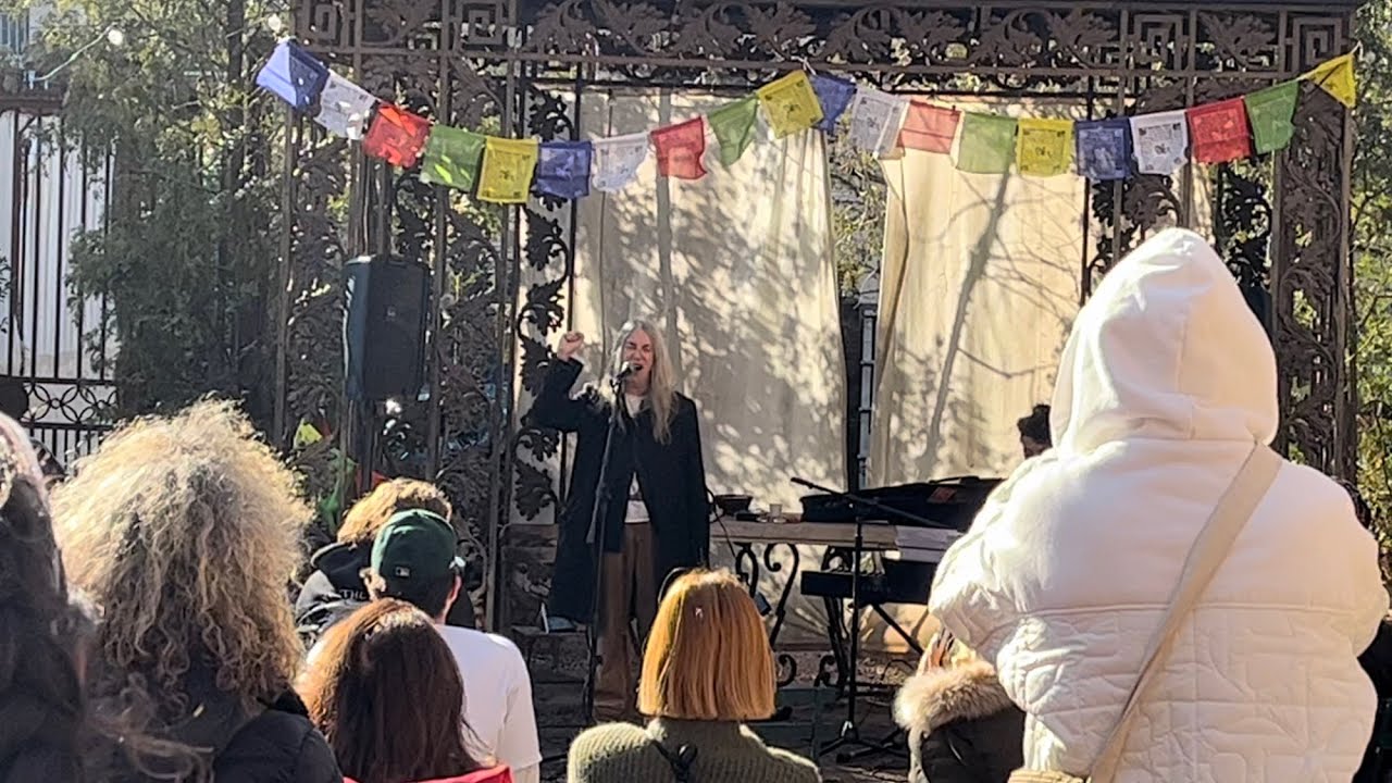 Patti Smith - People Have The Power @ Elizabeth Street Garden (March 20, 2023) #equinox