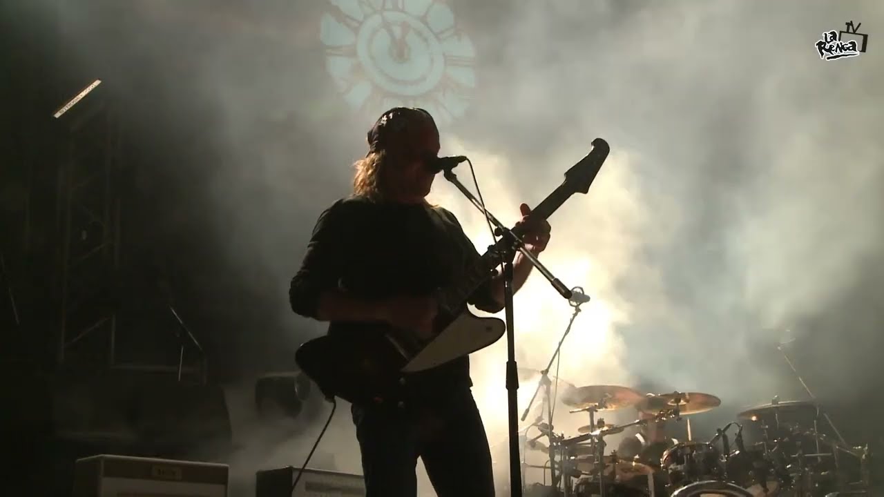 La Renga - Desnudo para siempre (o despedazado por mil partes) - Estadio Huracán 2017 (En Vivo)