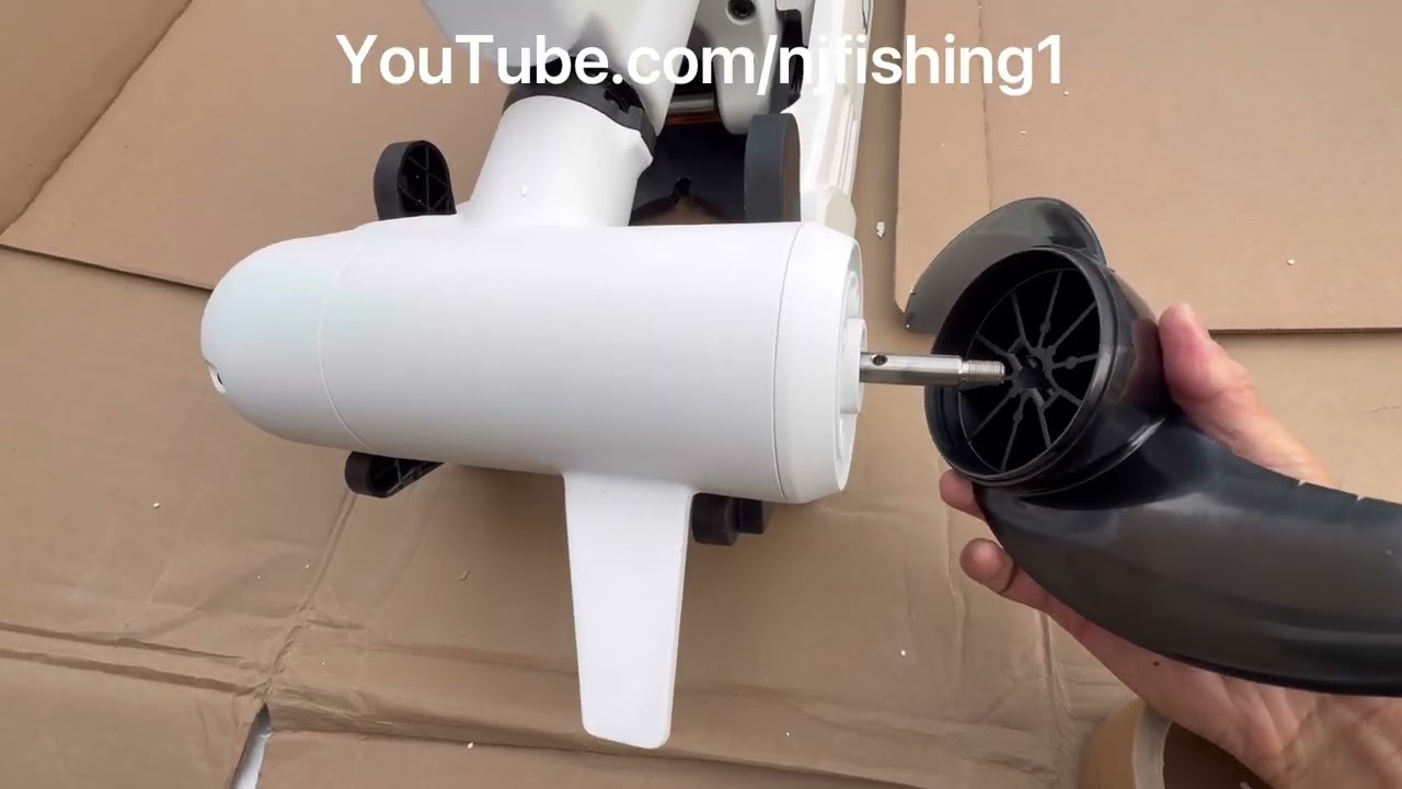 Minn Kota brushless trolling motor unboxing and propeller installation 