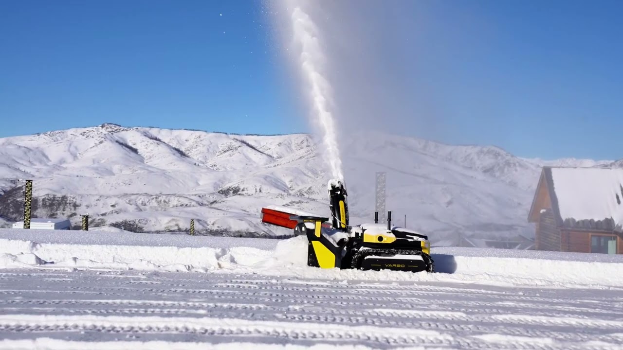 You’ve NEVER Seen a Yard Robot Like This – Yarbo Does It All!