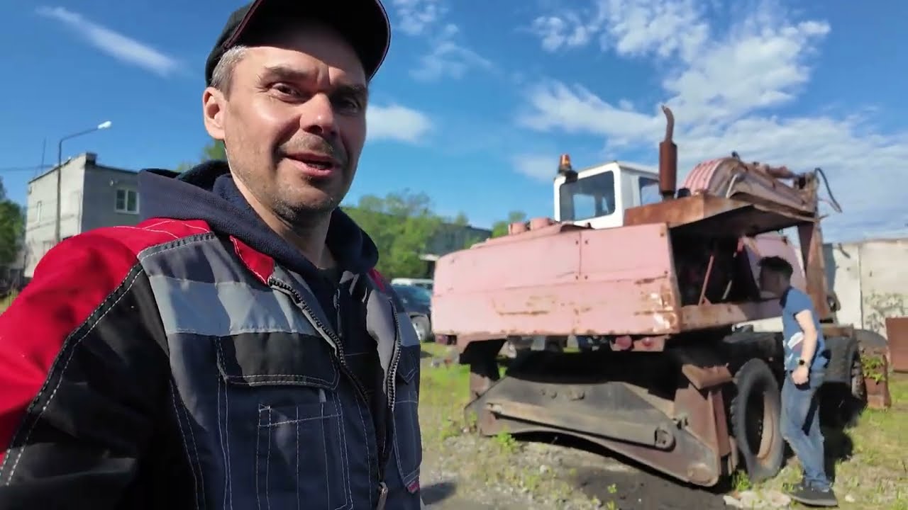 Экскаватор ЭО 3323 с торгов по банкротству после 9 лет простоя на краю земли