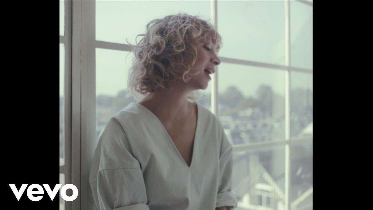 Jacqueline Govaert - Old Records (Official Video)