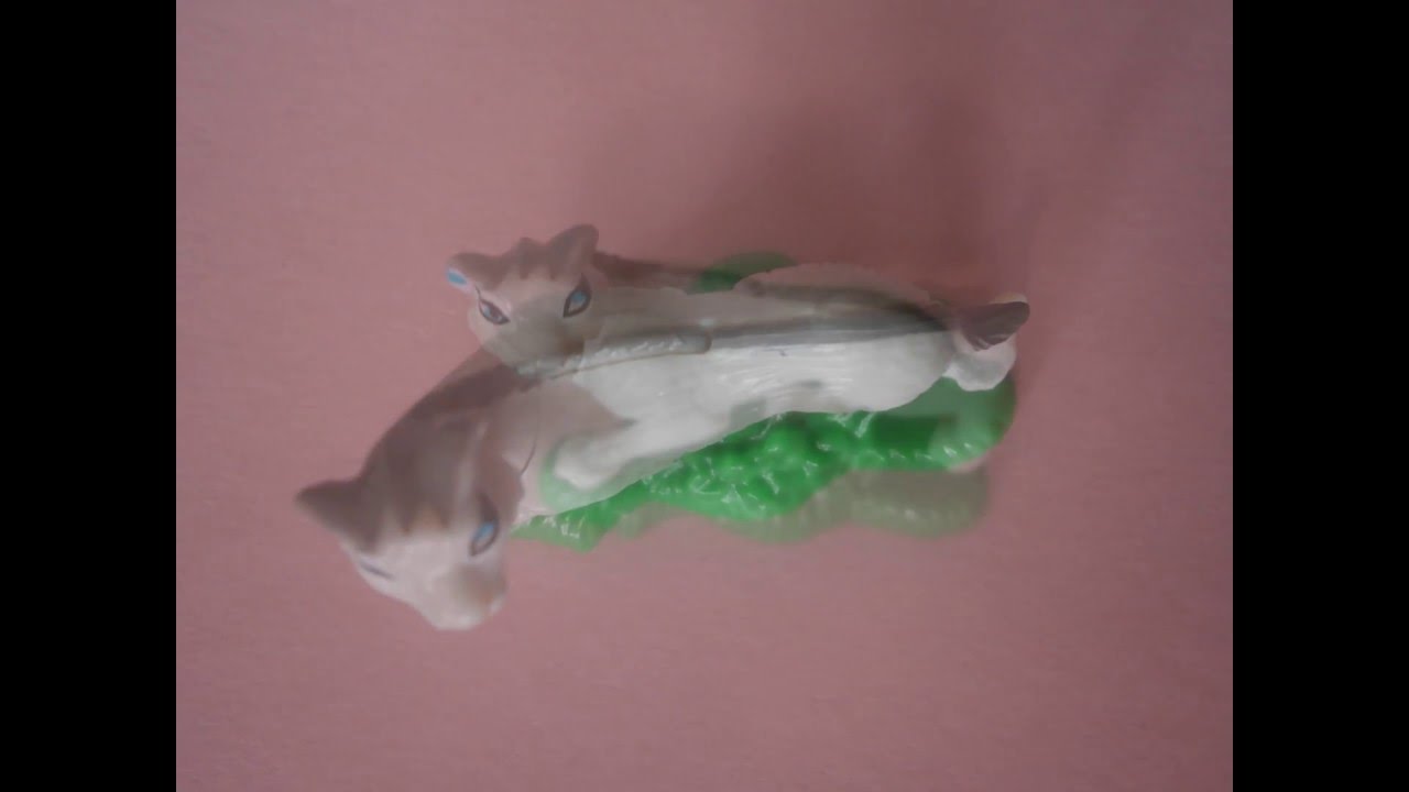 KINDER SURPRISE TOYS Shira DC228 Ice Age 4 (2012) (Photo - show)