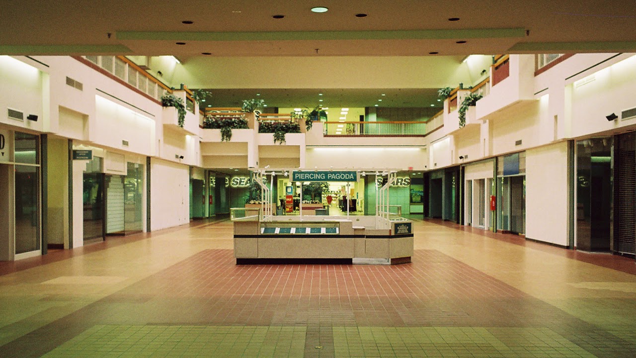 Forever Young played in an empty mall by Alphaville (Vaporwave Vibes)