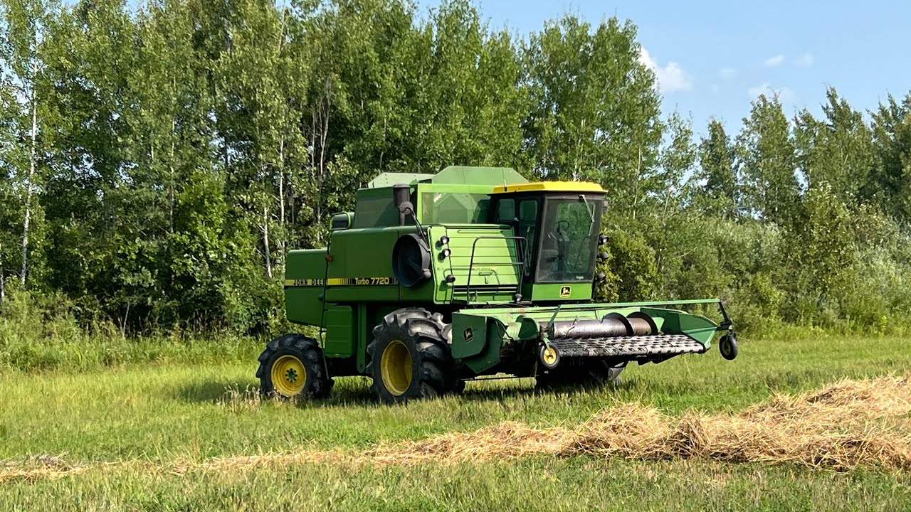 1st day harvest 2023 with the John Deere 7720 combine